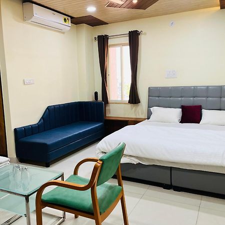 Shri Shiv Ganga Bhakt Niwas Hotel Ujjain Exterior foto