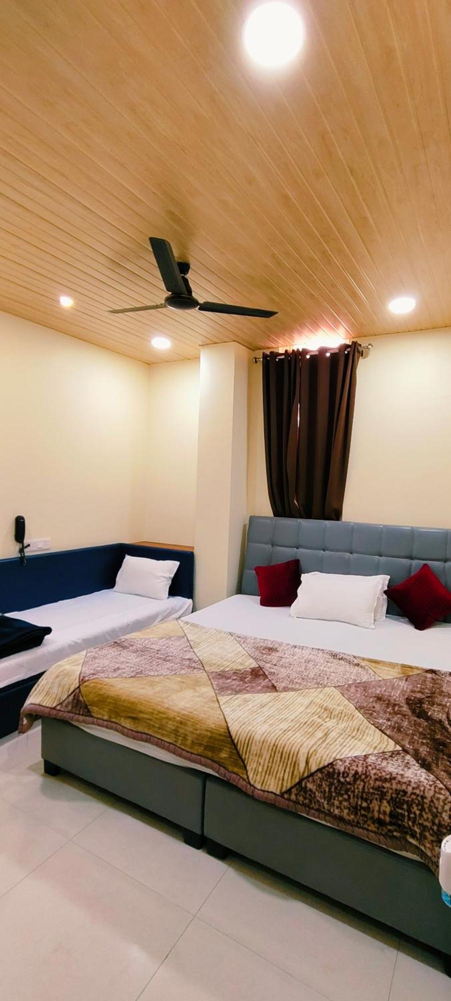 Shri Shiv Ganga Bhakt Niwas Hotel Ujjain Exterior foto