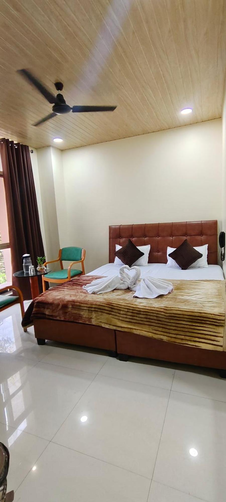 Shri Shiv Ganga Bhakt Niwas Hotel Ujjain Exterior foto