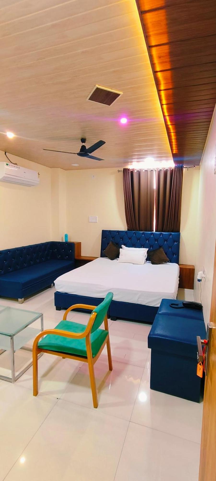 Shri Shiv Ganga Bhakt Niwas Hotel Ujjain Exterior foto
