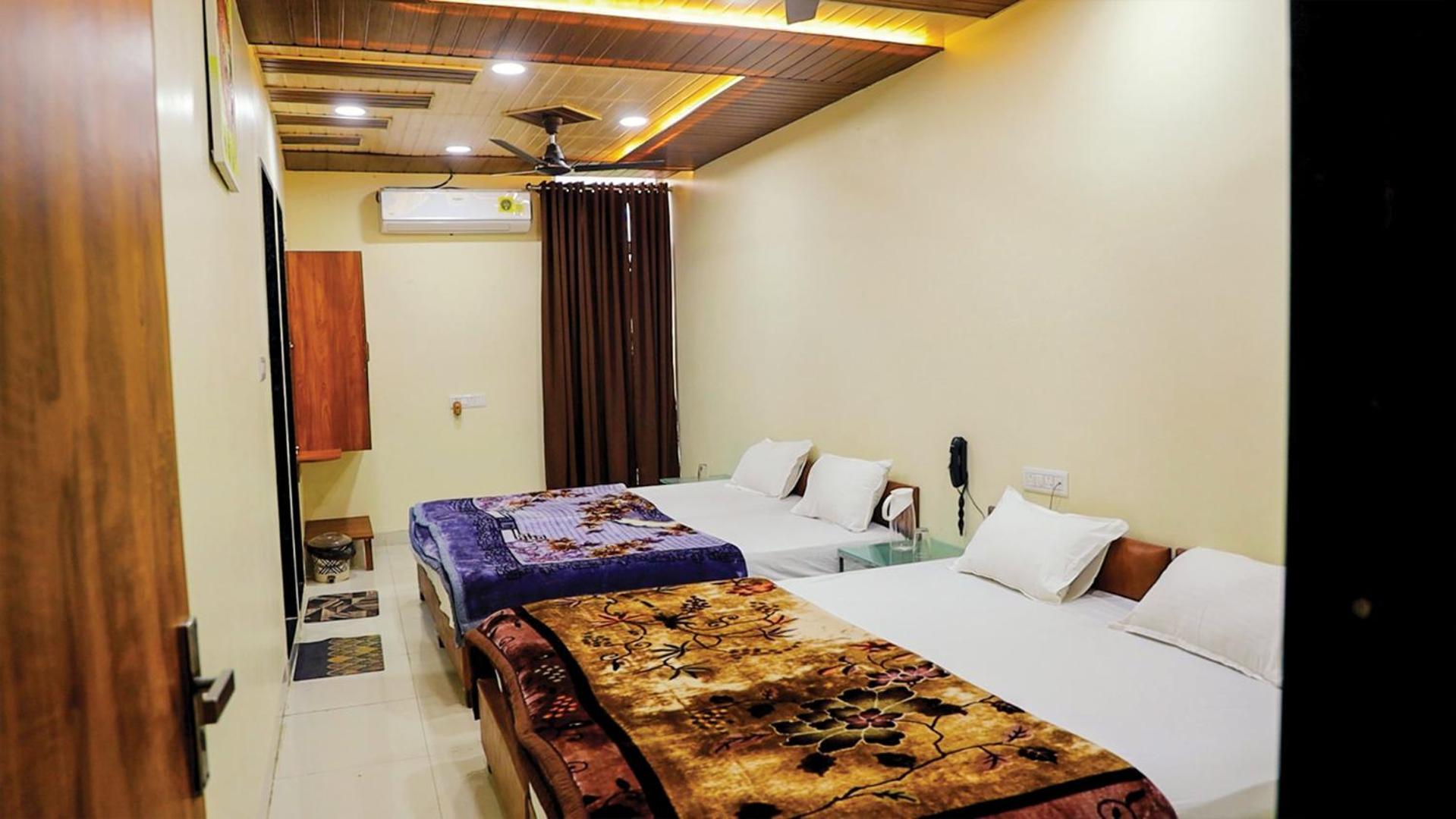 Shri Shiv Ganga Bhakt Niwas Hotel Ujjain Exterior foto
