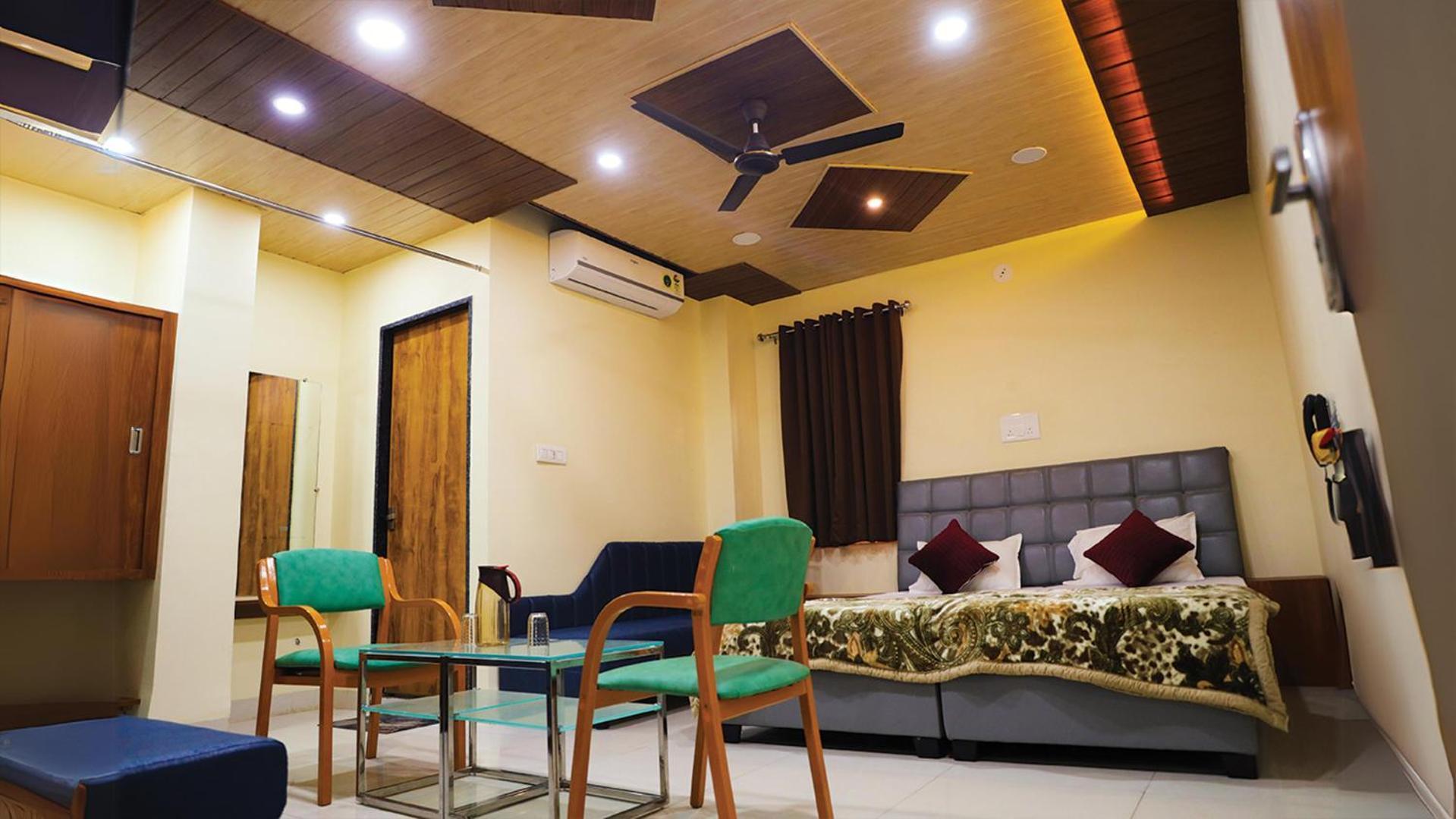 Shri Shiv Ganga Bhakt Niwas Hotel Ujjain Exterior foto