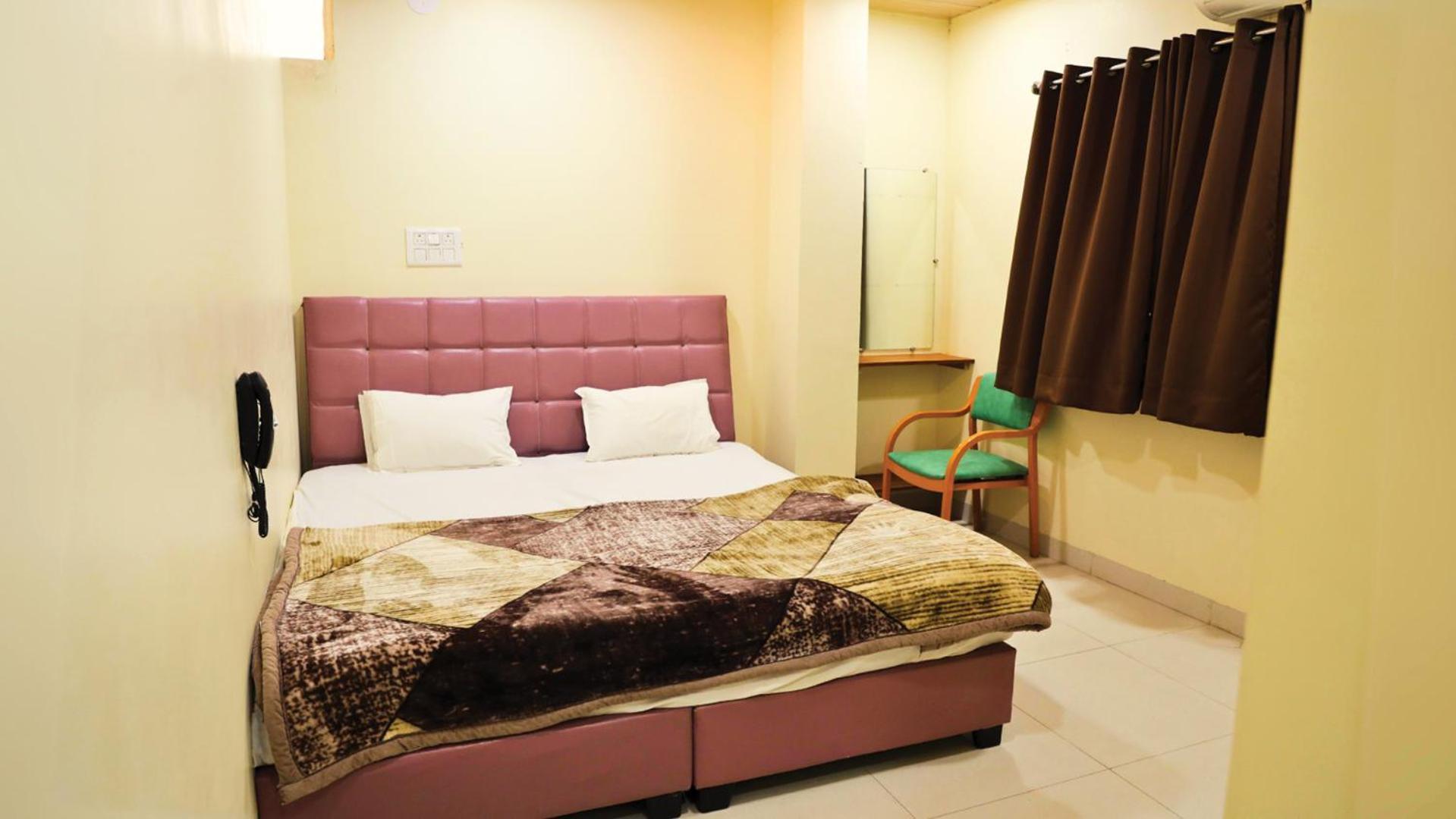 Shri Shiv Ganga Bhakt Niwas Hotel Ujjain Exterior foto
