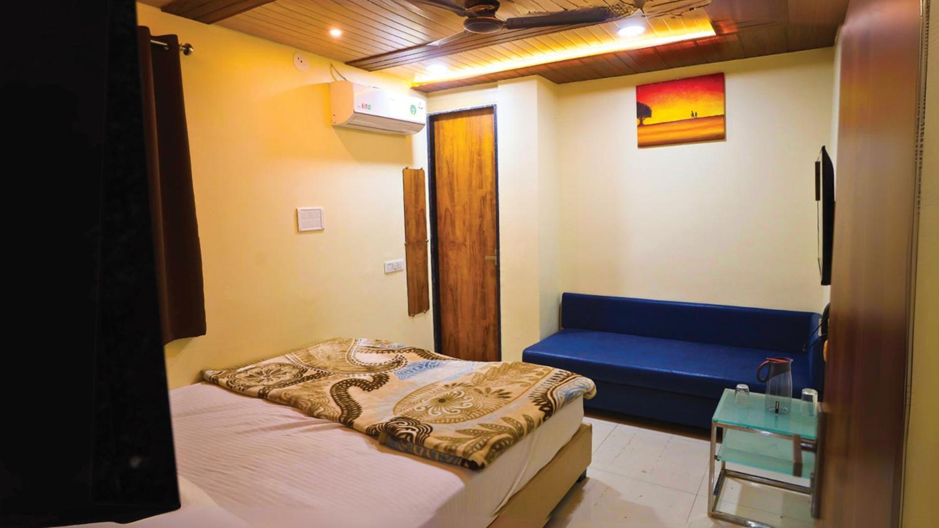 Shri Shiv Ganga Bhakt Niwas Hotel Ujjain Exterior foto