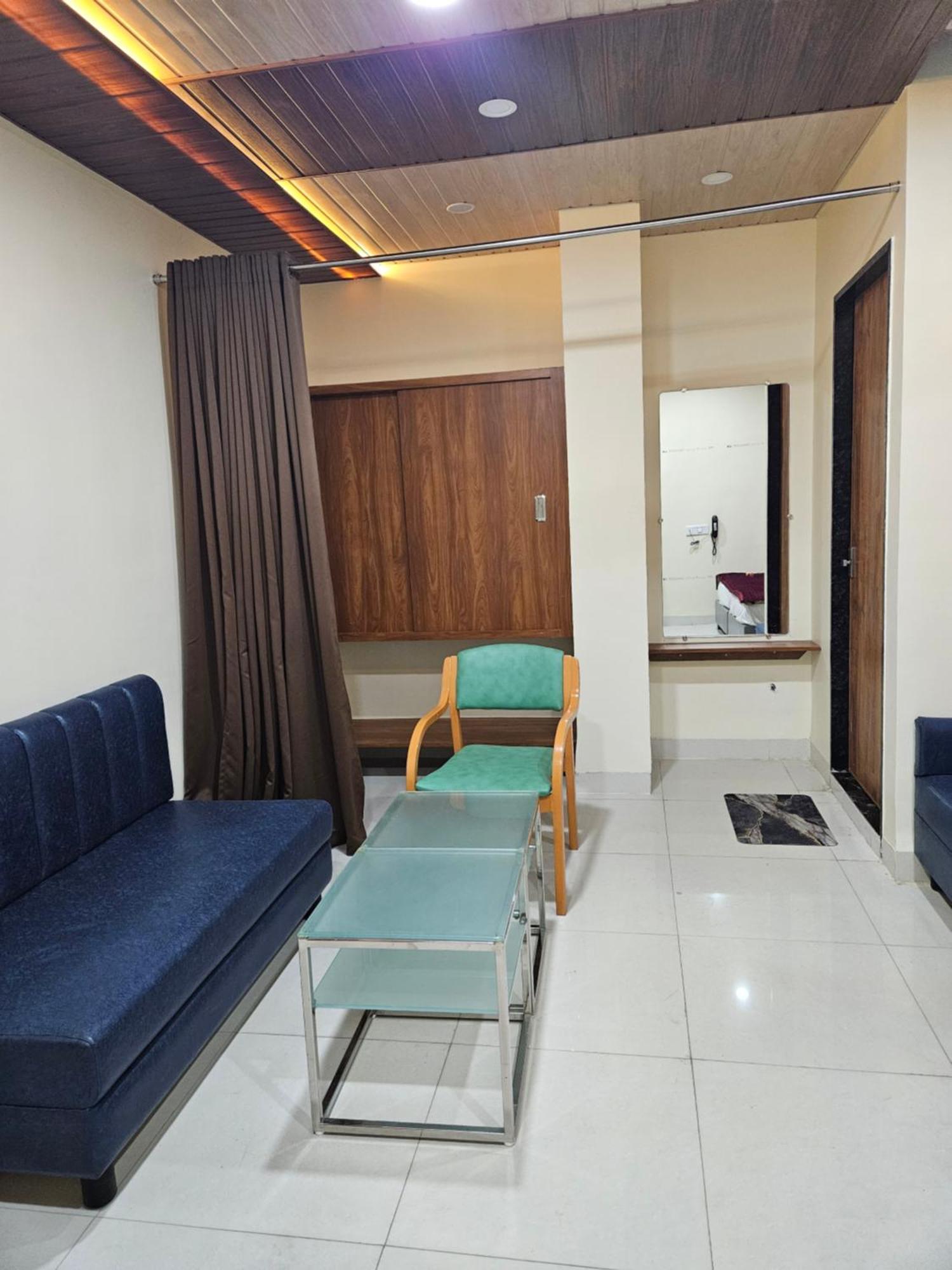 Shri Shiv Ganga Bhakt Niwas Hotel Ujjain Exterior foto