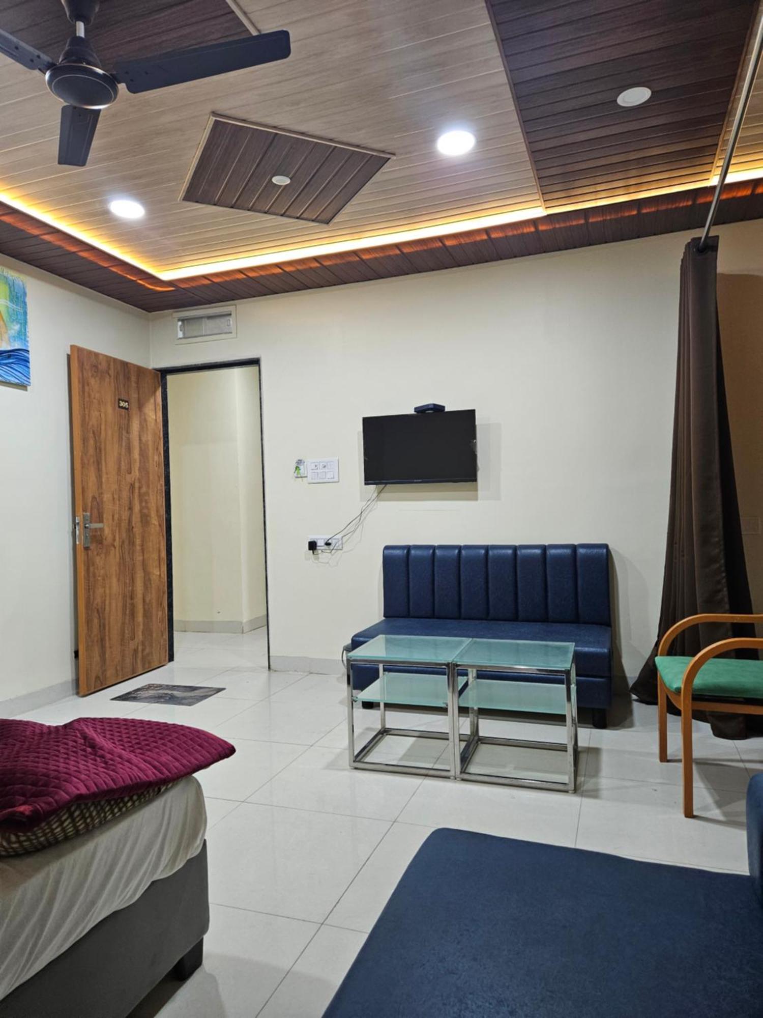 Shri Shiv Ganga Bhakt Niwas Hotel Ujjain Exterior foto