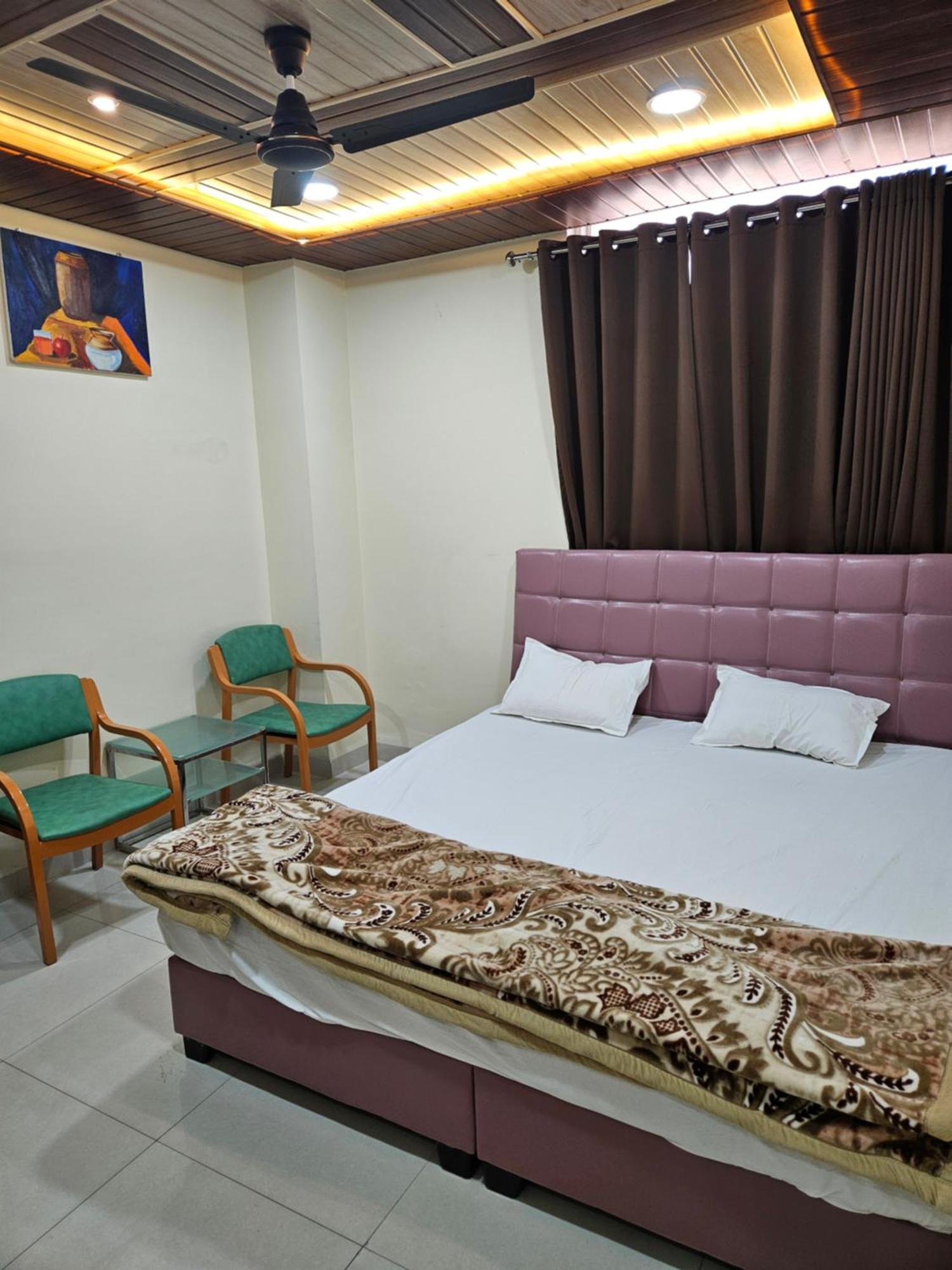 Shri Shiv Ganga Bhakt Niwas Hotel Ujjain Exterior foto