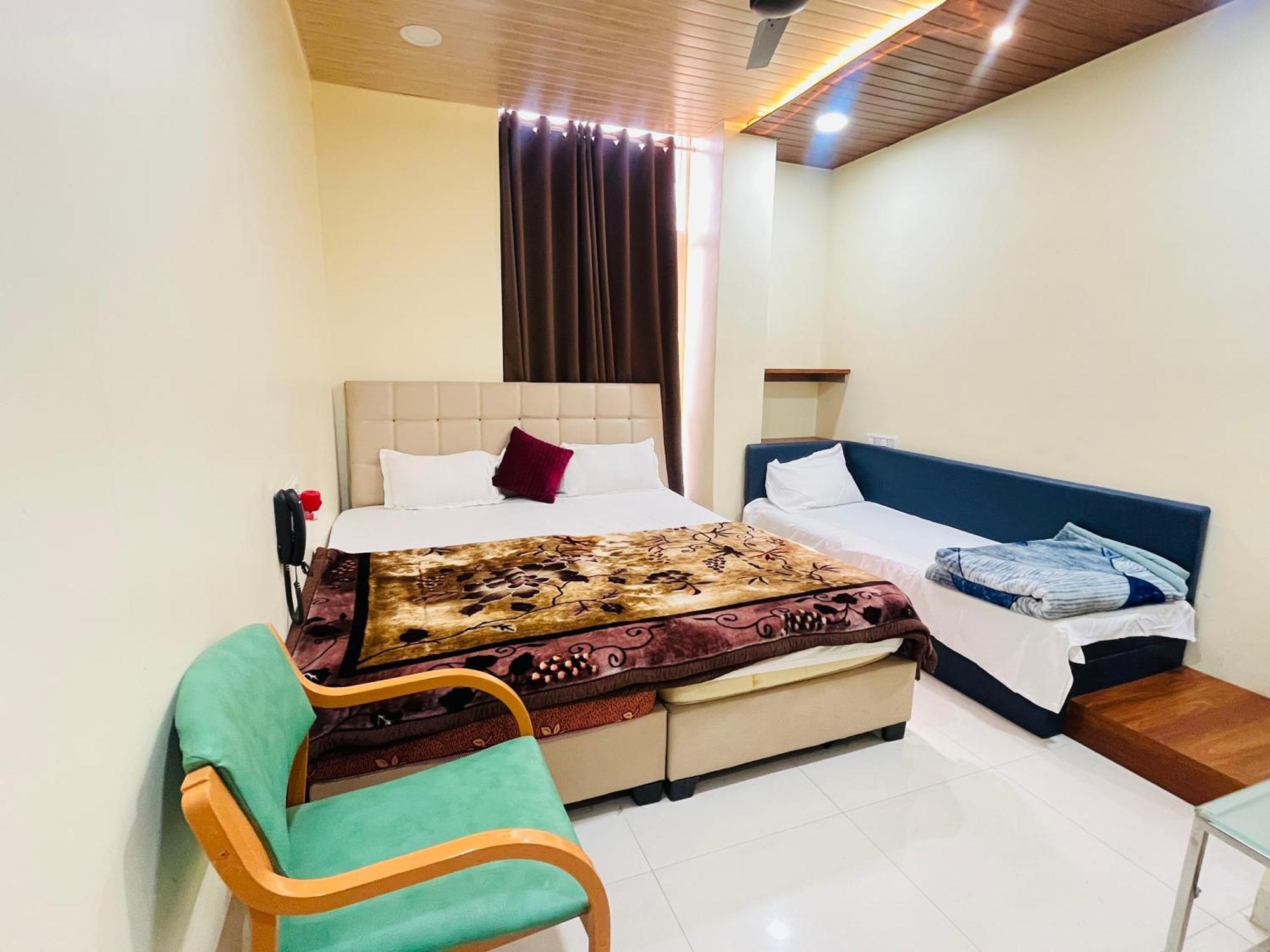 Shri Shiv Ganga Bhakt Niwas Hotel Ujjain Exterior foto
