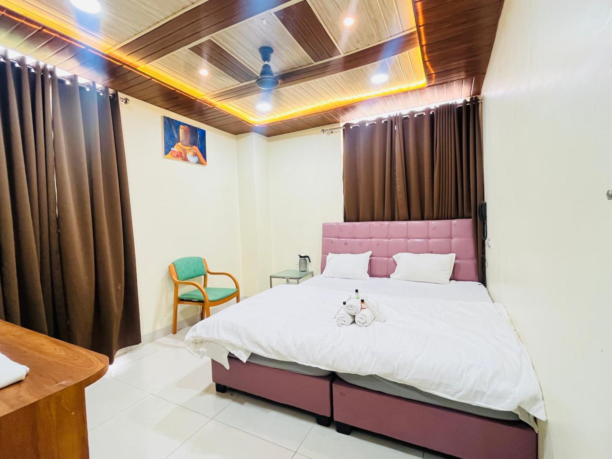 Shri Shiv Ganga Bhakt Niwas Hotel Ujjain Exterior foto